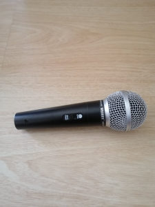 Nov profi dinamicki mikrofon,WEISRE SM-58,extra