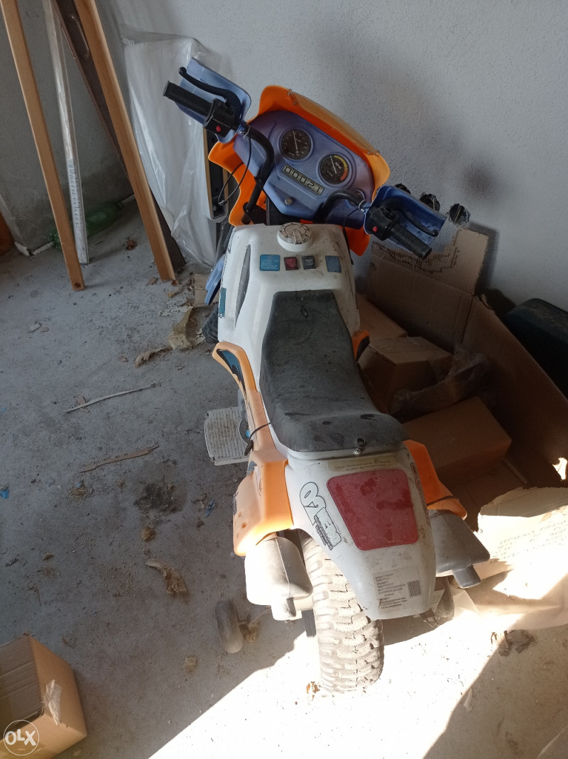 Motor na baterije