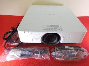 Sony VPL FH36 profi Full HD 1920x1200 projektor