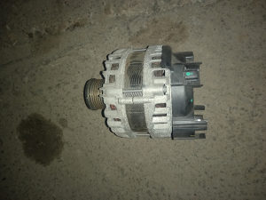 Alternator renault nisan dacia 231004402R