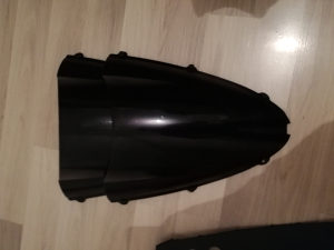Kawasaki ZX6R 2005 2006 2007 2008 crni grbavi vizir 636