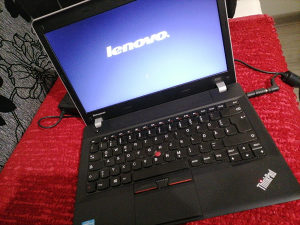 Laptop lenovo e330