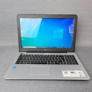 Laptop ASUS i3 4030, 4gb ram, 256 SSD, 15.6 inc slim
