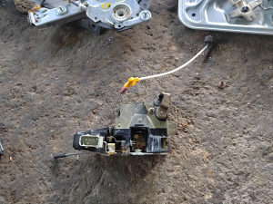 Unutrasnja brava bmw e39 zadnja lijeva desna