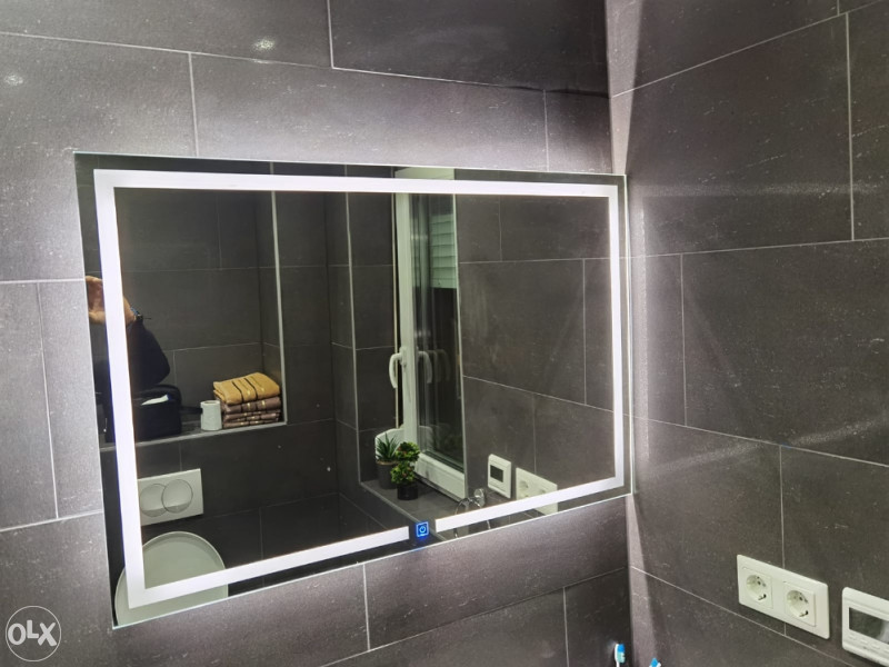 Led ogledalo ogledala na touch po mjeri i želji kupca