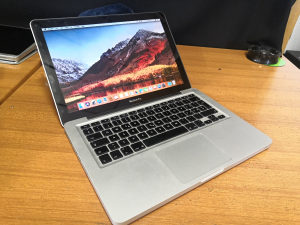 MacBook Pro i5 4gb 500gb