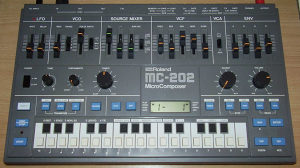 Roland MC-202 kupujem