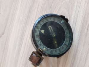 Stari vojni kompas - ispravan