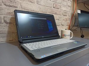 Laptop Fujitsu Siemens i3 15,6"