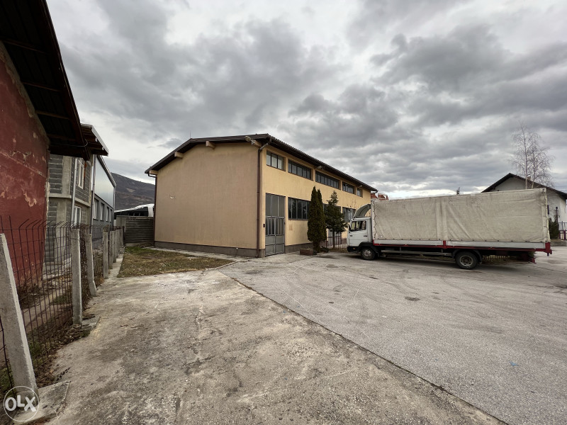 Poslovni prostor Travnik Dolac 224m2