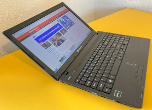 Laptop Acer 15.6" dual-core /750GB/4GB/Radeon HD