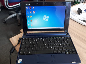 Laptop mini acer aspire one ZG5
