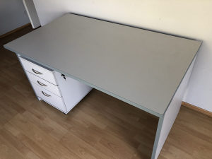 Radni kancelarijski sto + ladicar