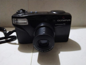 Olympus superzoom 70 analogni fotoaparat