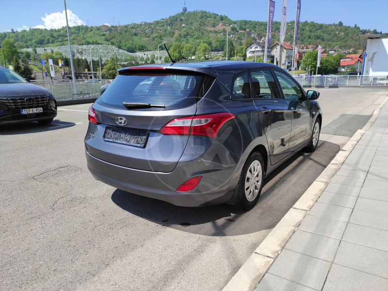 HYUNDAI I30 CW 1.4 MPI, 2015 GOD, 93.848 km REZ.