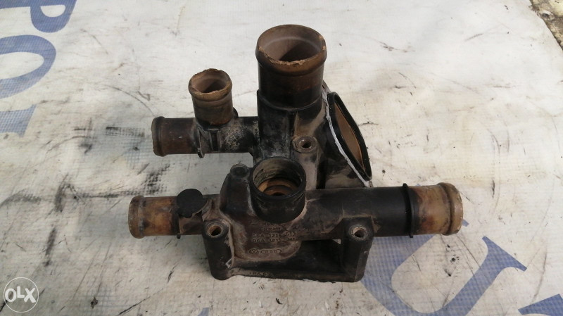 KUCISTE TERMOSTATA VW AUDI 06A121513 AVA 18132