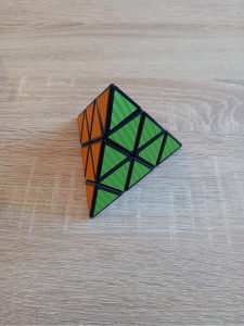 Rubikova piramida - Pyraminx