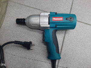 Elektricni udarni pistolj makita 280w