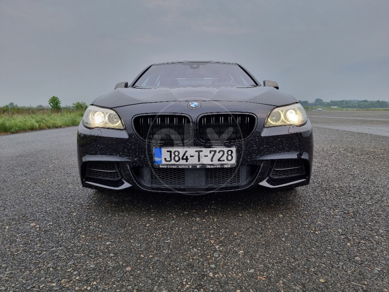 BMW F10 M550D xdrive H&K,active sound,šiber