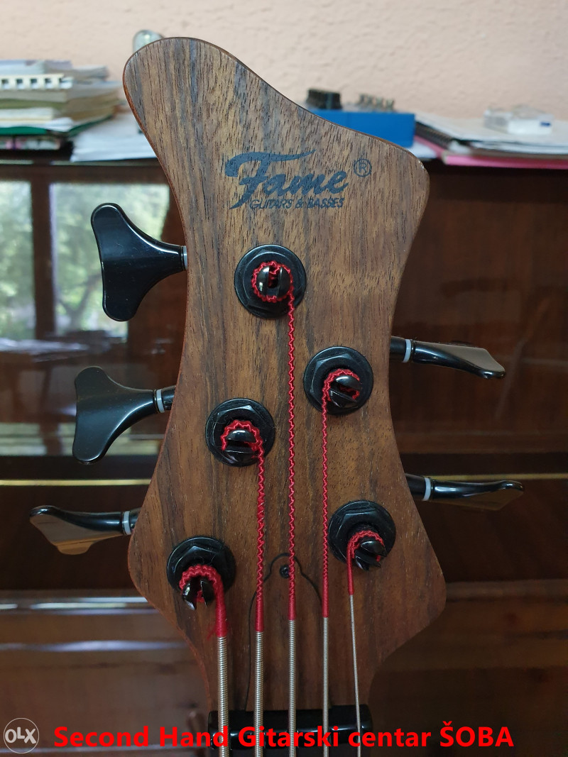 Fame Baphomet V Fretless 5 String Bass