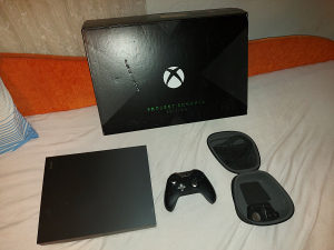 Xbox One X i Xbox Elite Series 1 kontroler