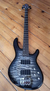 Cort Action Deluxe Bass Gitara i Bass Pojačalo