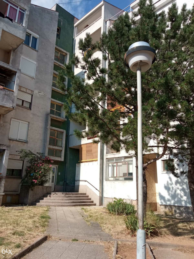 Prodaje se ili mijenja dvosoban stan  Mostar Zalik