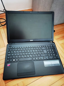 Laptop Acer ES1 * POVOLJNO *