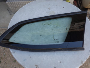 Peugeot 308 2014g desno leptir staklo 062 302 400