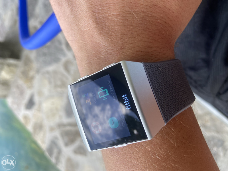 Sat fitbit ionic Smartwatch pametni satovi OLX.ba