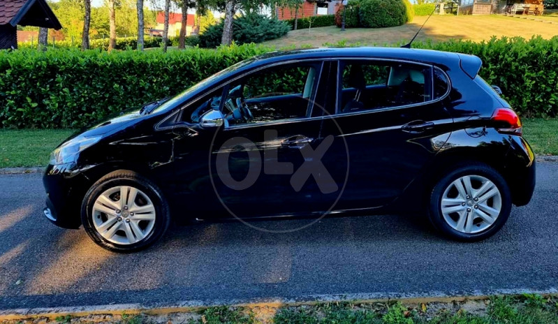 Peugeot 208 FELINE MAX FULL 1.6 HDI 100 PS