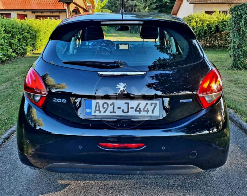 Peugeot 208 FELINE MAX FULL 1.6 HDI 100 PS
