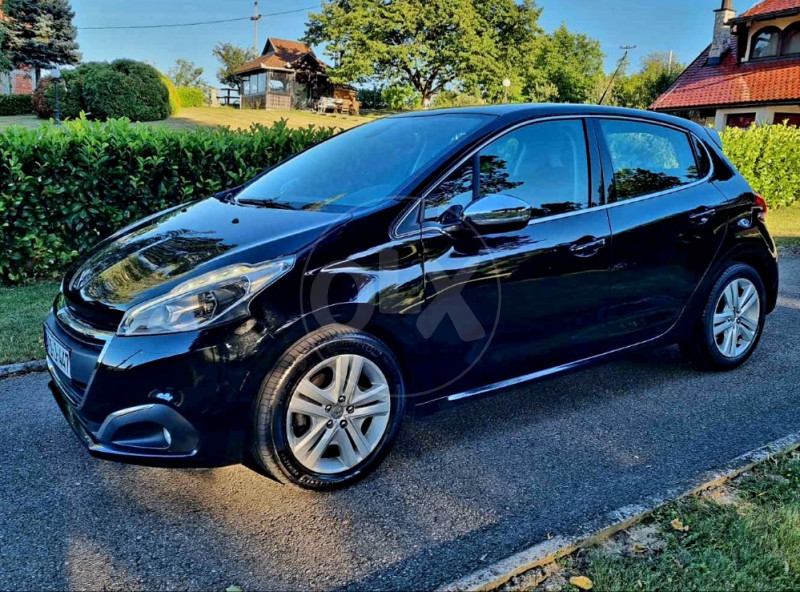 Peugeot 208 FELINE MAX FULL 1.6 HDI 100 PS