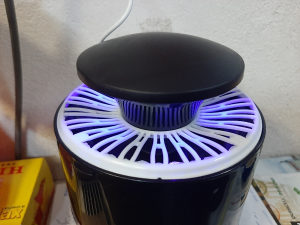 UV lampa protiv komaraca i drugih leteci insekata