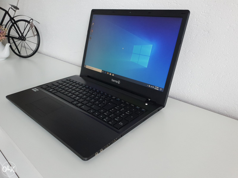 Laptop Terra Intel Quad Core 8.gen 4GB RAM 15.6"
