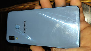 Samsung Galaxy A30
