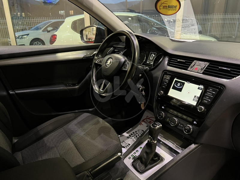 Skoda OCTAVIA 1.6 TDI DSG 2016/17 NAVI