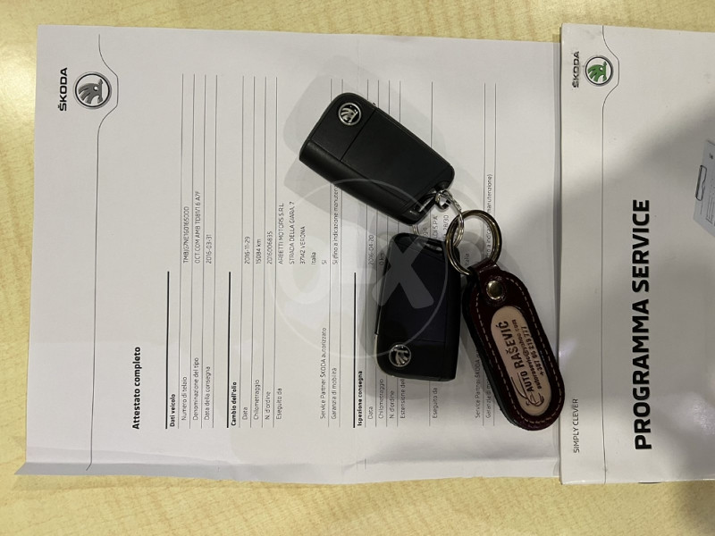 Skoda OCTAVIA 1.6 TDI DSG 2016/17 NAVI