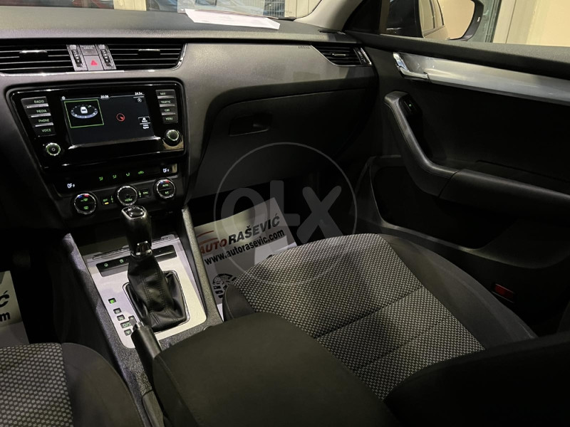 Skoda OCTAVIA 1.6 TDI DSG 2016/17 NAVI