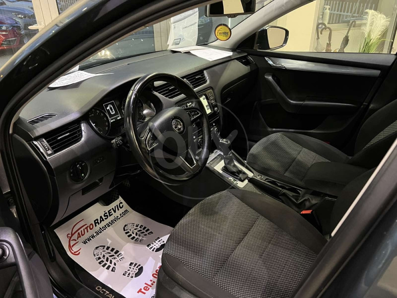 Skoda OCTAVIA 1.6 TDI DSG 2016/17 NAVI