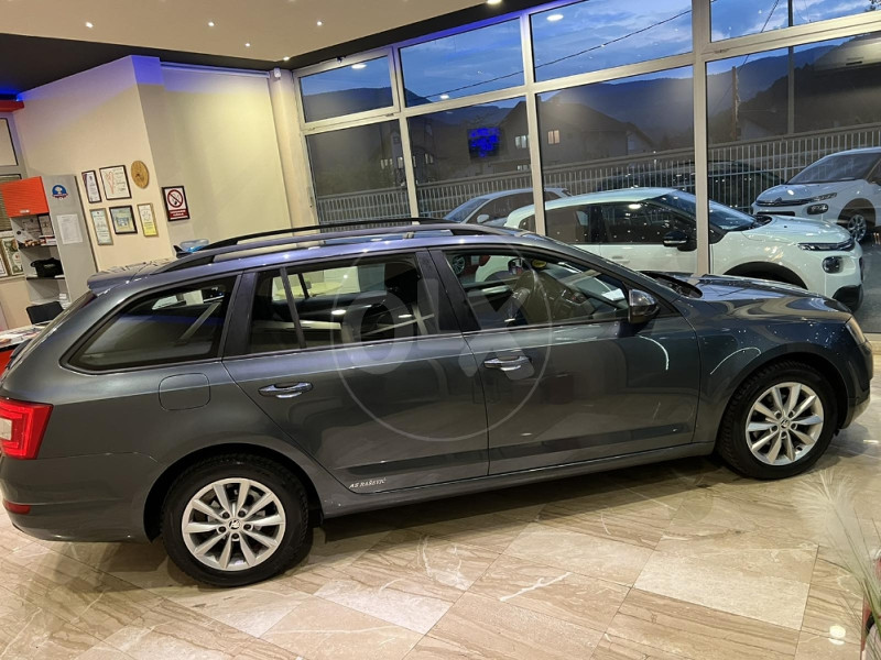 Skoda OCTAVIA 1.6 TDI DSG 2016/17 NAVI