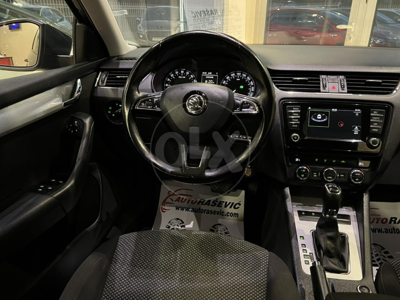 Skoda OCTAVIA 1.6 TDI DSG 2016/17 NAVI