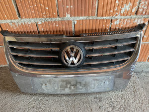 Volkswagen Touaran prednja maska