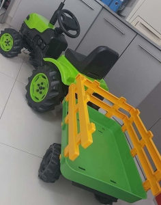 Dječiji traktor