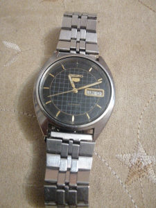 SEIKO 5 7S26-3040 CRNI CIFER