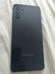 SAMSUNG A32 RAZBIJEN DISPLEJ