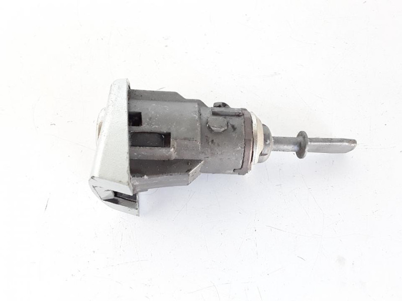 6Q3837167E 6Q3837168E BRAVA VRATA  Volkswagen POLO 9N