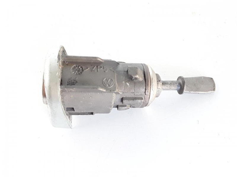 6Q3837167E 6Q3837168E BRAVA VRATA  Volkswagen POLO 9N