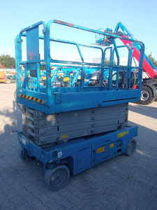 Škarasta platforma Genie GS 3246