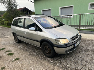 Opel zafira 2003god